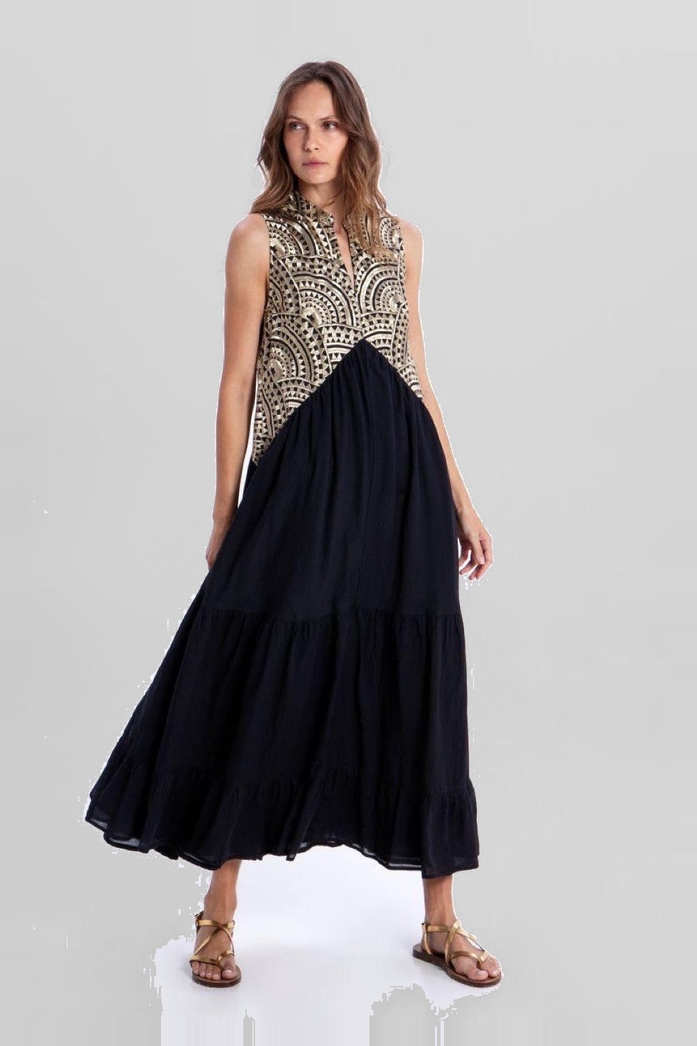 Kori Medallion Maxi in Black & Gold