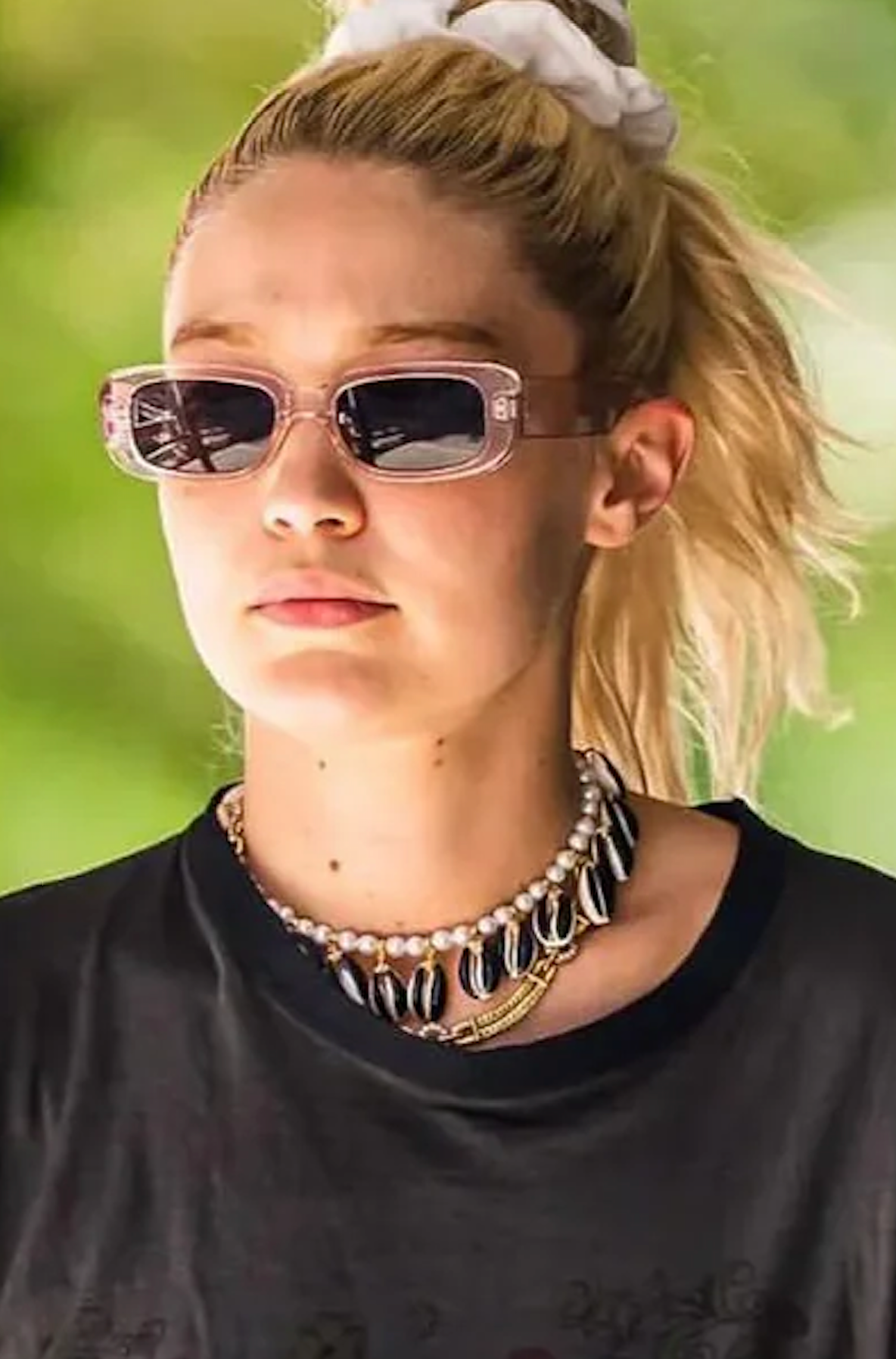 Shell Necklace in Black