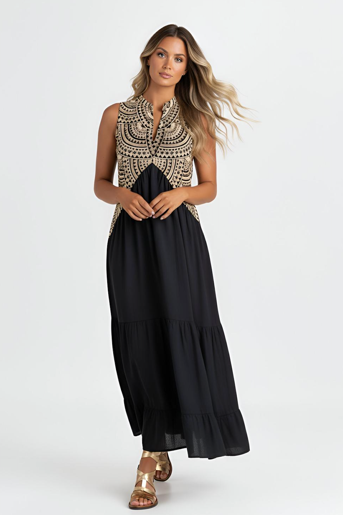 Kori Medallion Maxi in Black & Gold