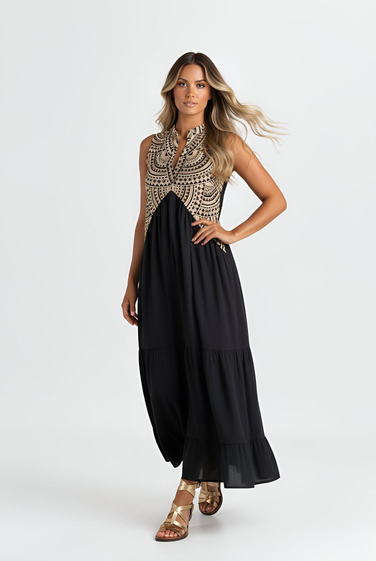 Kori Medallion Maxi in Black & Gold