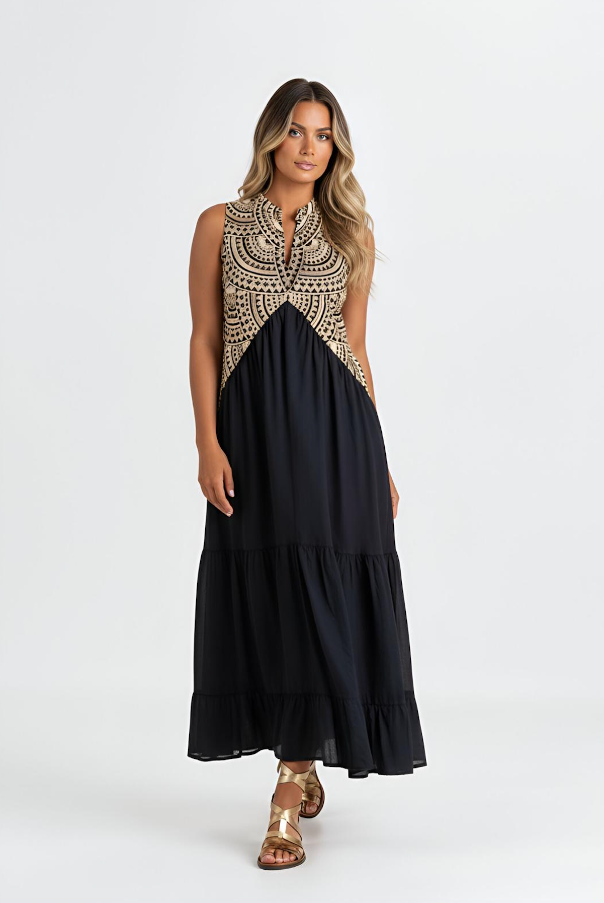 Kori Medallion Maxi in Black & Gold