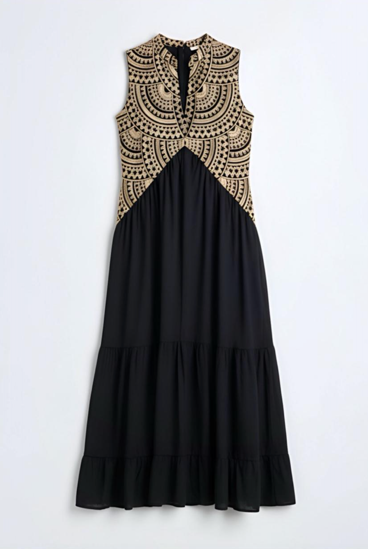 Kori Medallion Maxi in Black & Gold