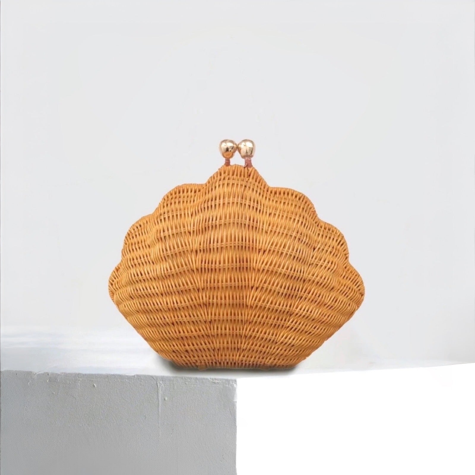 Bela Shell Bag.