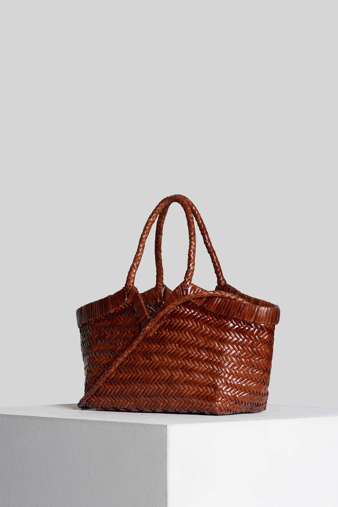 Vipera The Label Monet Cognac handwoven leather tote bag angled front view