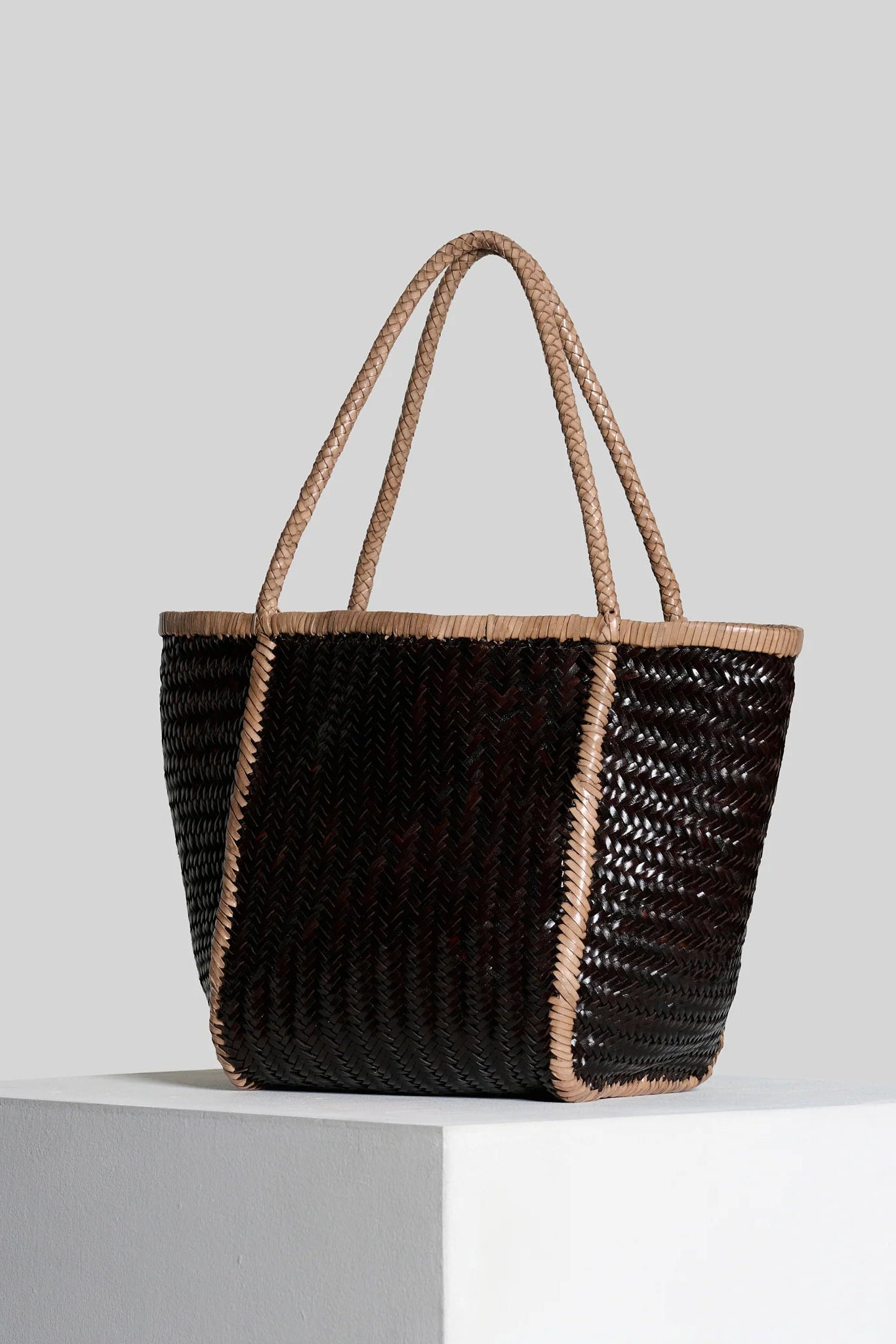 Vipera The Label Rubens Bicolor Chocolate-Taupe handwoven leather tote bag angled front view