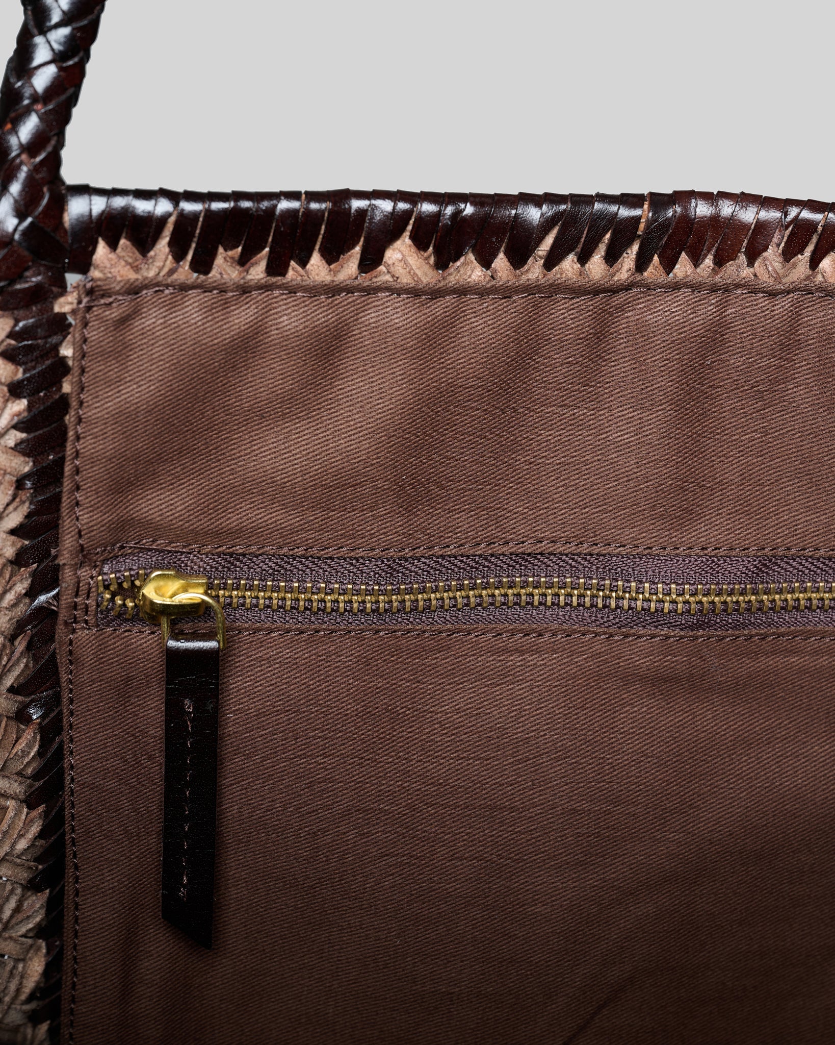 Vipera The Label Rubens Bicolor Taupe-Chocolate tote bag interior canvas pocket with zip closure detail