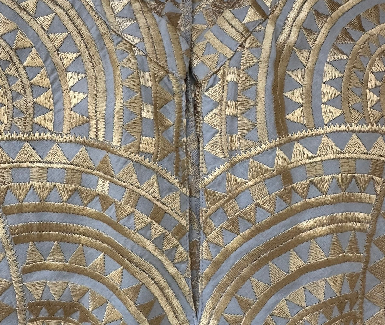 Kori Medallion Maxi in Grey & Gold