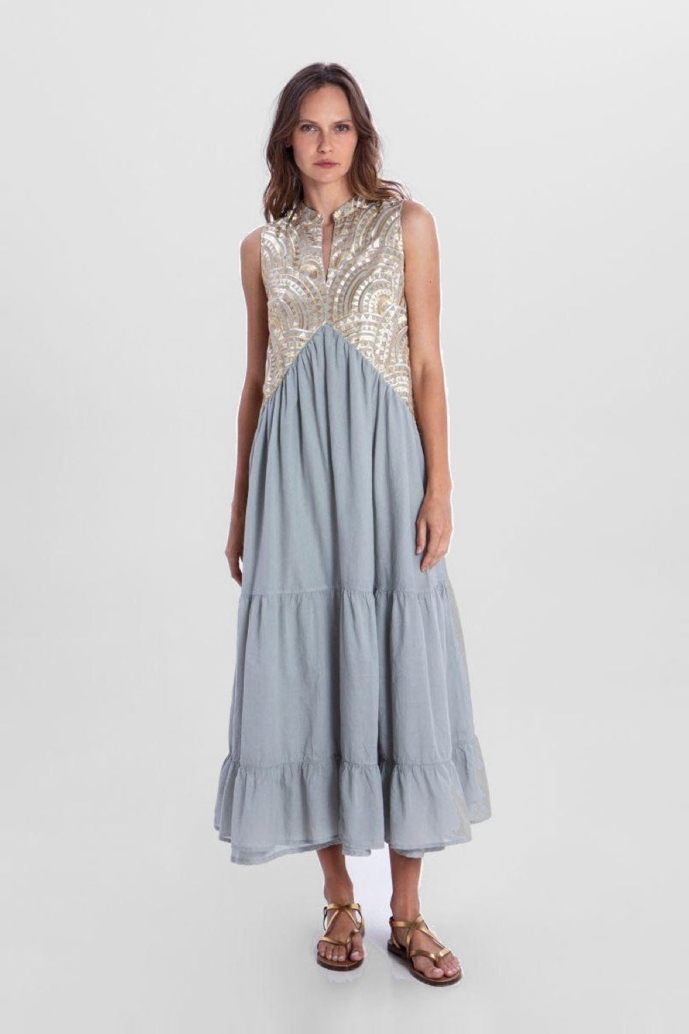 Kori Medallion Maxi in Grey & Gold