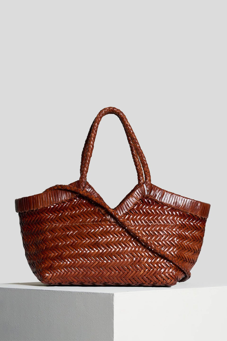 Vipera The Label Monet Cognac handwoven leather tote bag front view