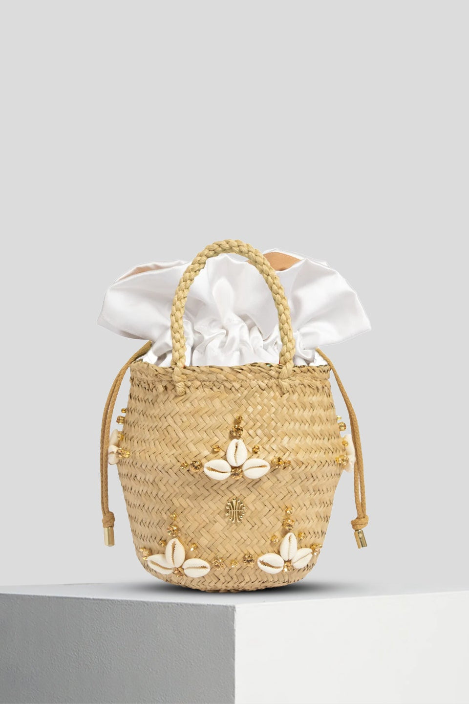 Seashell-embellished bucket bag