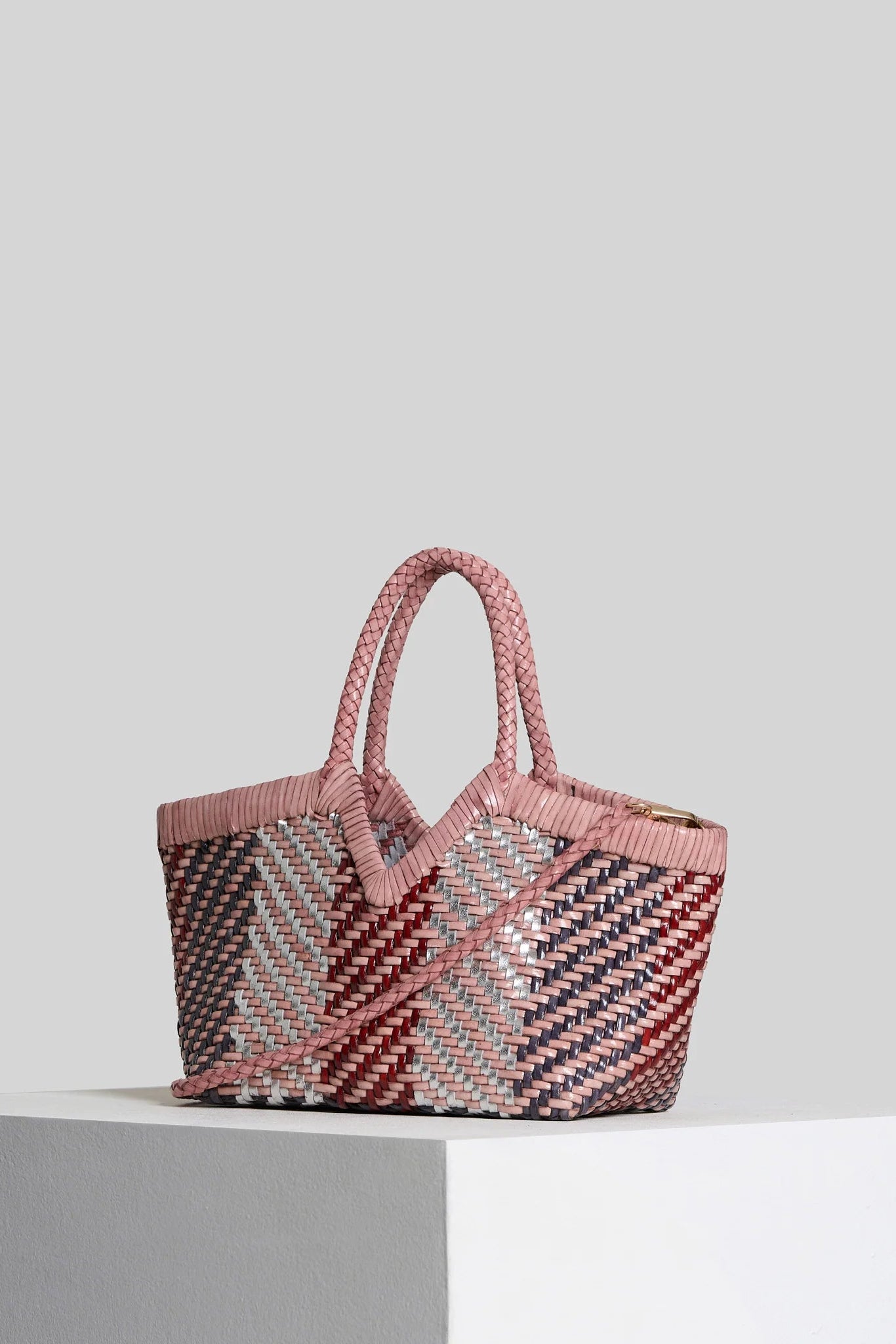 Vipera The Label Monet Waffle Pink handwoven leather tote bag angled front view