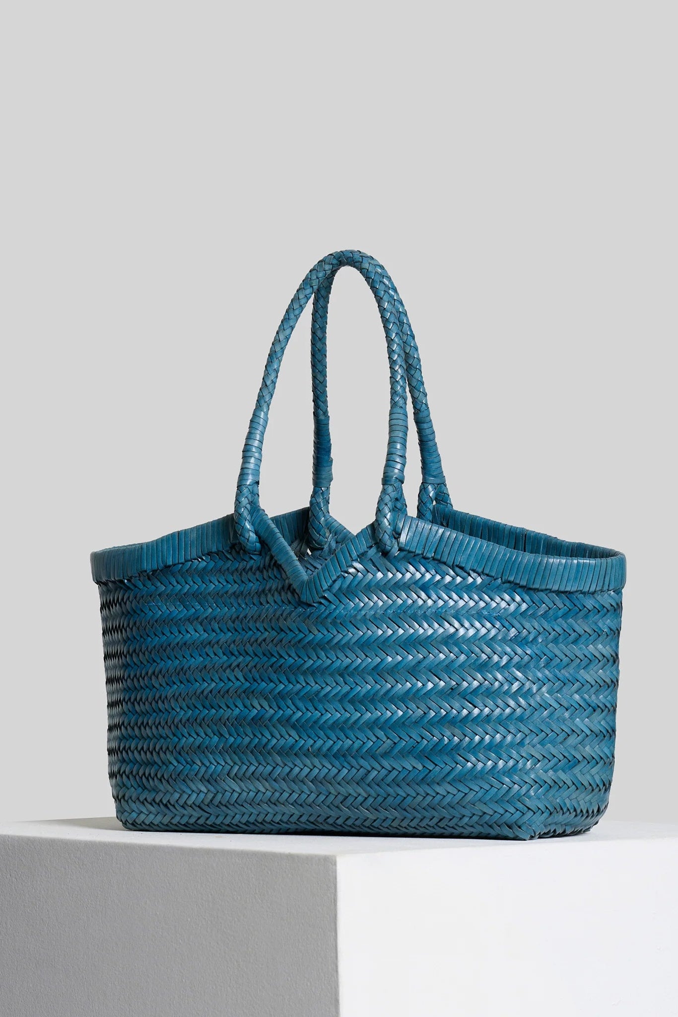 Vipera The Label Light Blue Crudelia  handwoven leather tote bag front angled view