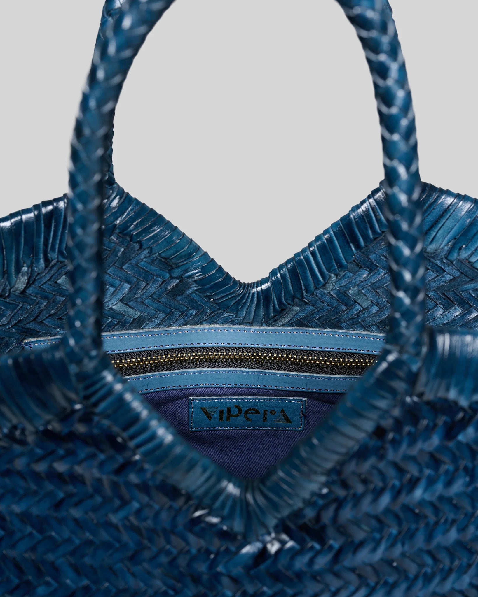 Vipera The Label Monet Dark Blue tote bag interior detail with removable canvas pocket and zip closure